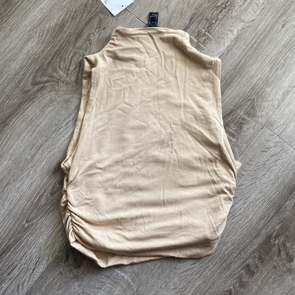 NWT Forever 21 Sleeveless Top - Picture 2 of 4